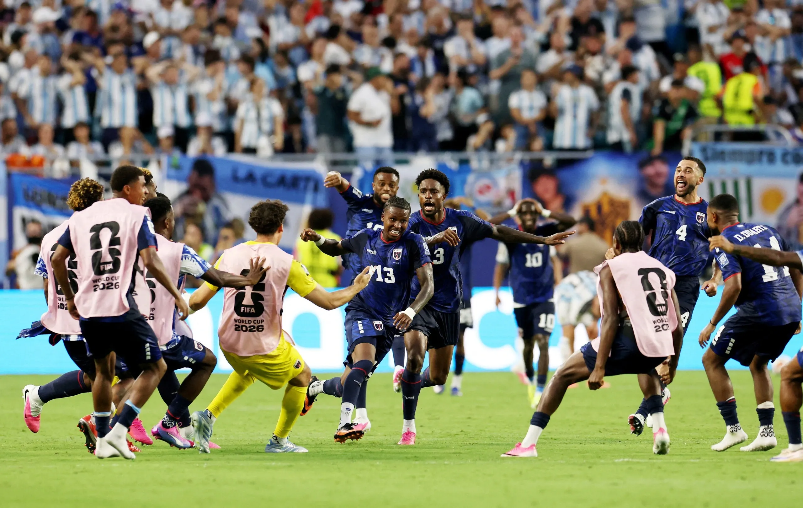 أعلن الاتحاد الدولي لكرة القدم (فيفا) عن أفضل 12 هدفاً في كأس العالم 2026، حيث فاز ميسي بشكل مفاجئ بالجائزة الخاصة. 11 أعلن الاتحاد الدولي لكرة القدم (فيفا) عن أفضل 12 هدفاً في كأس العالم 2026، وفاز ميسي بشكل مفاجئ بالجائزة الخاصة - الصورة 7.