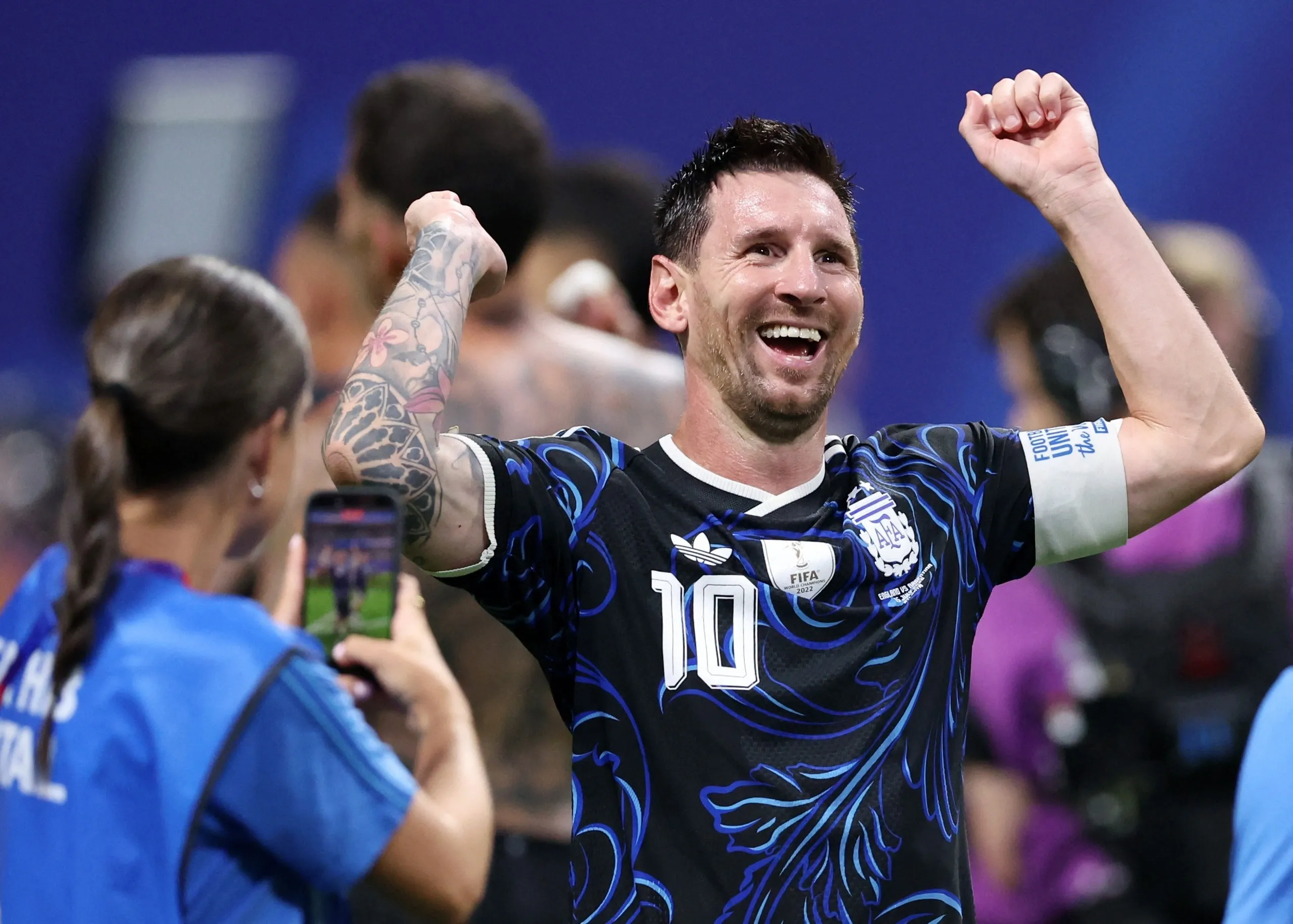 أعلن الاتحاد الدولي لكرة القدم (فيفا) عن أفضل 12 هدفاً في كأس العالم 2026، حيث فاز ميسي بشكل مفاجئ بالجائزة الخاصة. 17 أعلن الاتحاد الدولي لكرة القدم (فيفا) عن أفضل 12 هدفاً في كأس العالم 2026، وفاز ميسي بشكل مفاجئ بالجائزة الخاصة - الصورة 13.