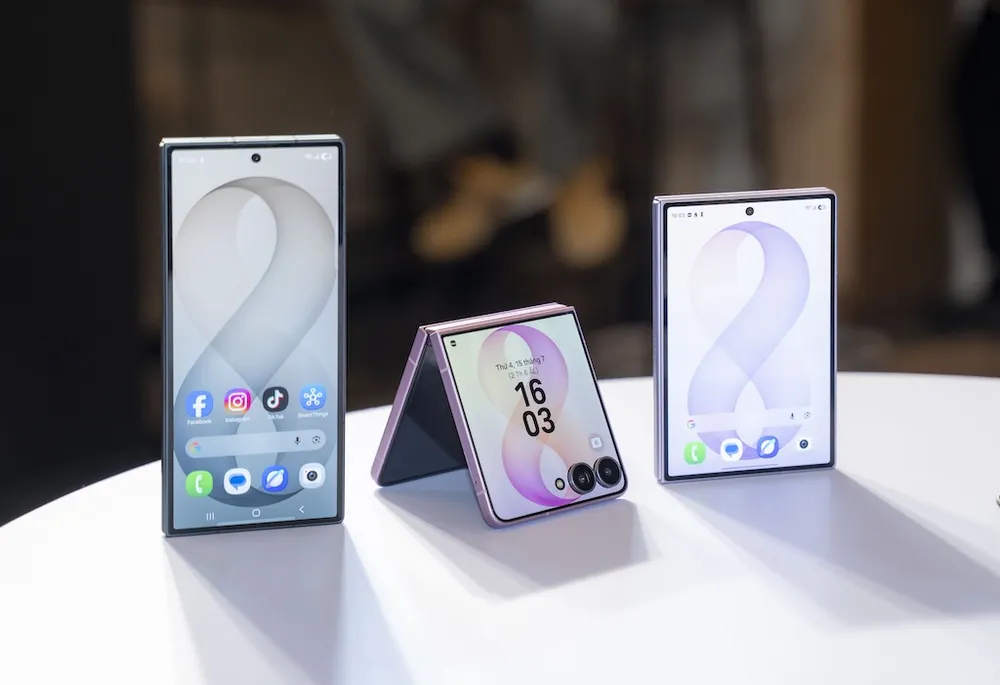 أطلقت سامسونج للتو ثلاثة منتجات ضمن سلسلة Galaxy Z Fold8. 3-2.jpg