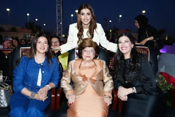 تطورات جديدة في صراعات عائلة الدجوي وحفيد الدكتورة نوال بطلب طبيب شرعي دولي 4 ظهور دنيا سمير غانم مع الدكتورة نوال الدجوي