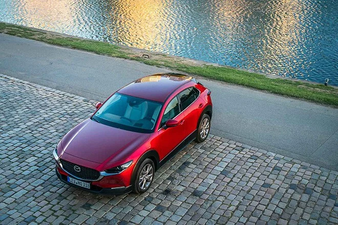 مازدا CX-30 2026: سيارة رياضية متعددة الاستخدامات حضرية من الفئة B+ تتميز بتصميم كودو وتقنية فائقة. 7 تصميم الواجهة الأمامية لسيارة مازدا CX-30 موديل 2026