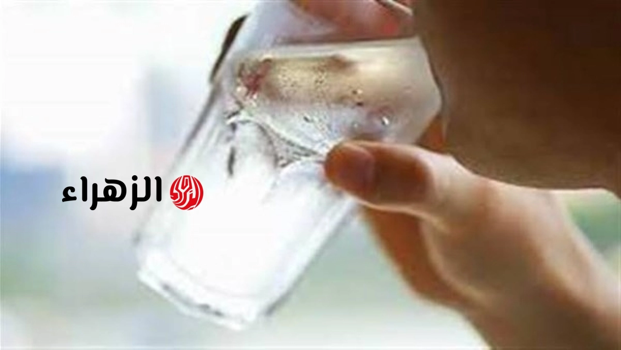 احذر هذه العادة الصيفية.. أطباء يحذرون من شرب الماء المثلج بعد التعرض للحر الشديد