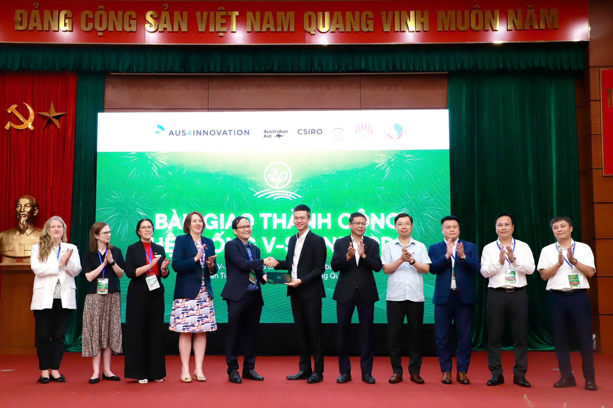 Ra mắt nền tảng V-Standard: Số hóa chứng nhận, truy xuất nguồn gốc nông sản 6 4.jpg