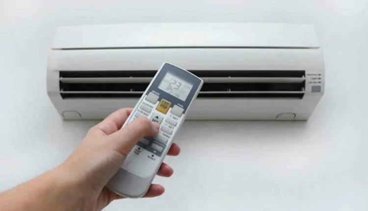 أخطاء شائعة في استخدام أجهزة التكييف وتأثيرها على حياتك 2 ريموت التكييف