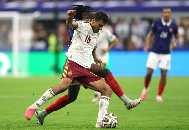 إسبانيا تصل إلى نهائي كأس العالم 2026: عندما كبح نظام دي لا فوينتي جماح النجوم الفرنسيين. 6 فرض لاعب خط الوسط رودري إيقاع المباراة ضد فرنسا.
