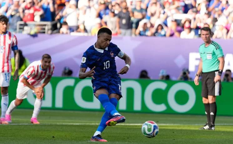 احتمالات الفوز بالكرة الذهبية لكأس العالم 2026: ليونيل ميسي ليس لديه منافسون. 6 الفوز بالكرة الذهبية لكأس العالم 2026 ليونيل ميسي ليس