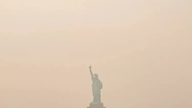 يُغطي دخان حرائق الغابات ملعب نهائي كأس العالم 2026، ويواجه الاتحاد الدولي لكرة القدم (فيفا) مخاوف كبيرة.