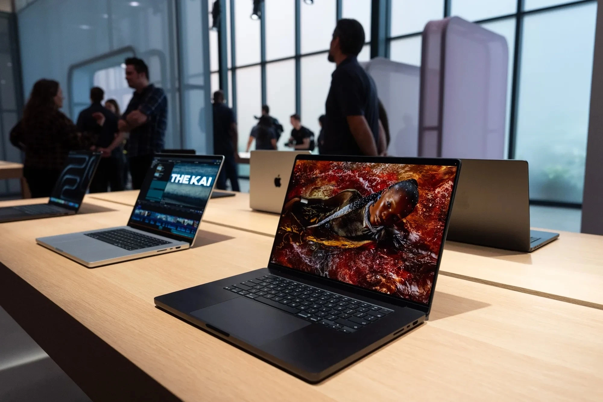 ماك بوك برو OLED، ماك بوك إير OLED، أحدث ماك بوك برو، سعر ماك بوك إير (الصورة 1) MacBook Pro OLED, MacBook Air OLED, MacBook Pro mới nhất, giá bán MacBook Air ảnh 1