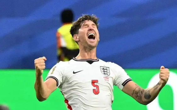 أظهر جون ستونز مستوىً رائعاً أثناء لعبه مع المنتخب الإنجليزي.