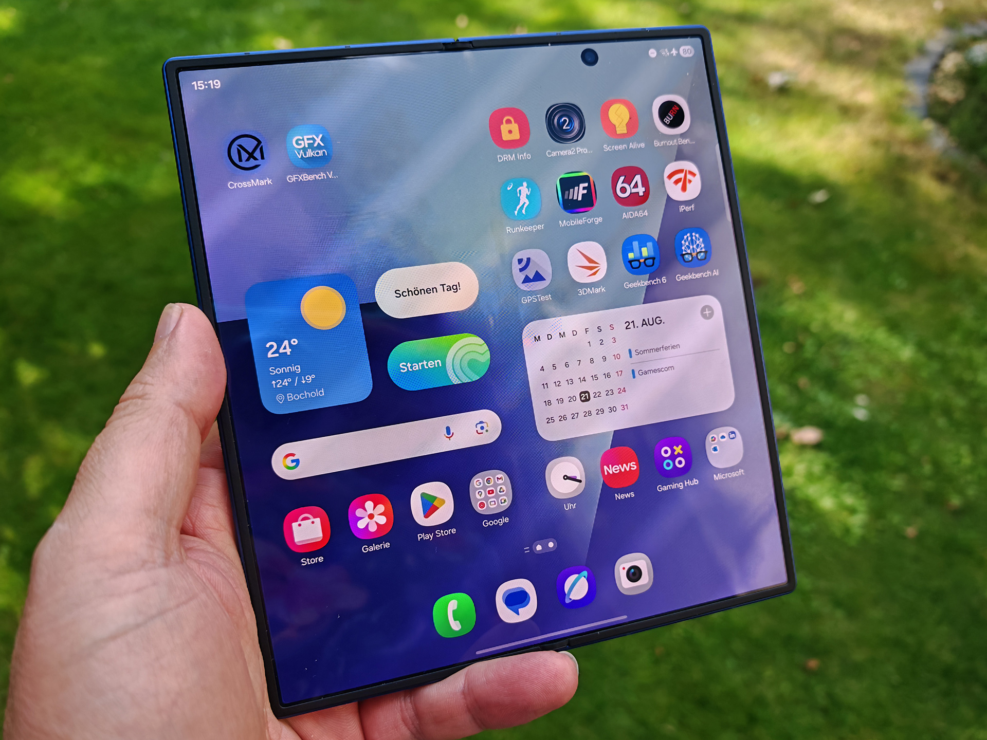 سامسونج تطلق Flex Titanium: وهو ابتكار ثوري يقضي على التجاعيد الموجودة على شاشة Galaxy Z Fold 8. 6 الشاشة الداخلية لجهاز سامسونج زد فولد 7