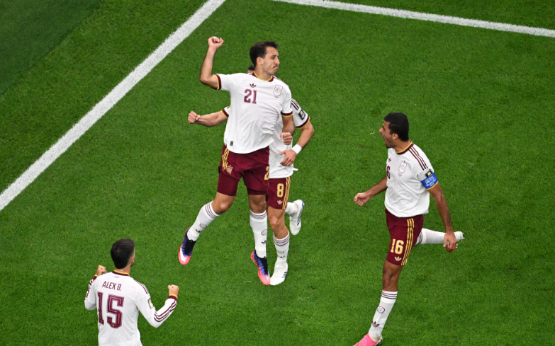 ما مدى تنوع أسلوب لعب إسبانيا القائم على الاستحواذ على الكرة والذي أدى إلى هزيمة فرنسا المقنعة؟ 6 مدى تنوع أسلوب لعب إسبانيا القائم على الاستحواذ على