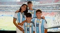 ميسي: "لم أقرر المشاركة في كأس العالم 2026 إلا في العام الماضي." 8 انهمرت دموع زوجة ميسي عندما حققت الأرجنتين عودة رائعة لتصل إلى نهائي كأس العالم.