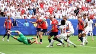نتائج كأس العالم لكرة القدم 2026: إسبانيا 2-0 فرنسا: يواصل لامين يامال "إحداث خيبة أمل" لمبابي، ويتأهل منتخب لا روخا بثقة إلى النهائي. 8 حققت إنجلترا عودة رائعة، وأقصت النرويج من البطولة.