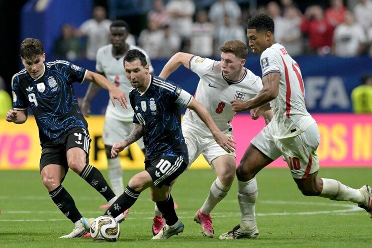نهائي كأس العالم 2026: يواجه لامين يامال ليونيل ميسي في معركة من أجل التفوق. 6 تألق ليونيل ميسي بشكل لافت في مباراة نصف النهائي ضد إنجلترا.
